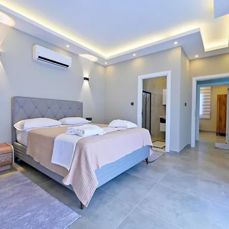Apartment Mera-12 Kargi Havuzlu Villalarimiz *